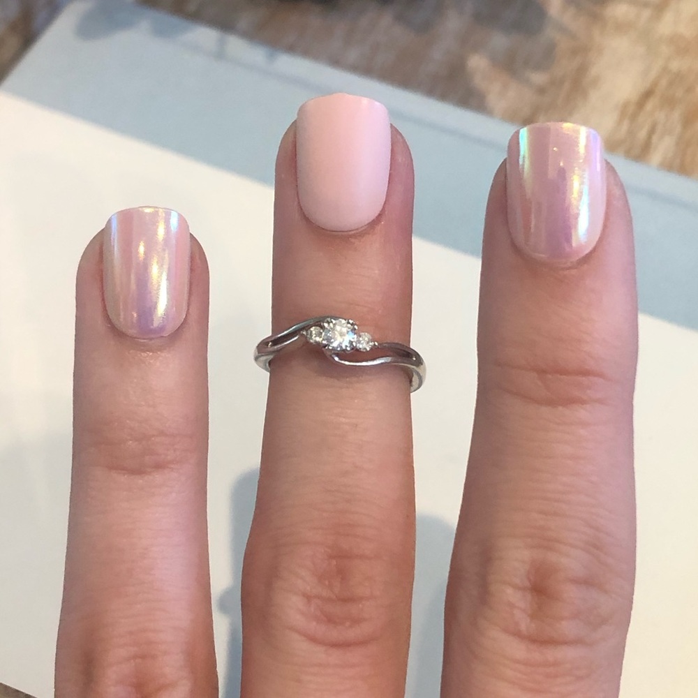 10K White Gold Diamond Ring, 3 Diamond Setting